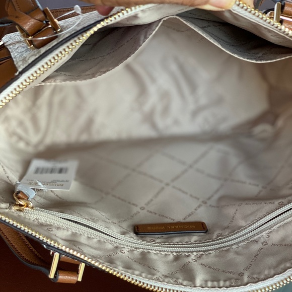 MICHAEL KORS Charlotte LG Tote Brown/Vanilla T.zip - Picture 9 of 13